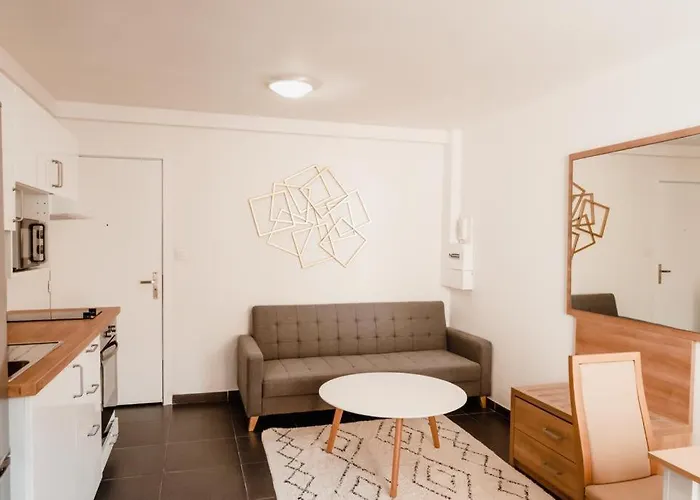 Calvi. T2 2/4 Personnes A 100 Metres De La Apartmán Calvi (Corsica)